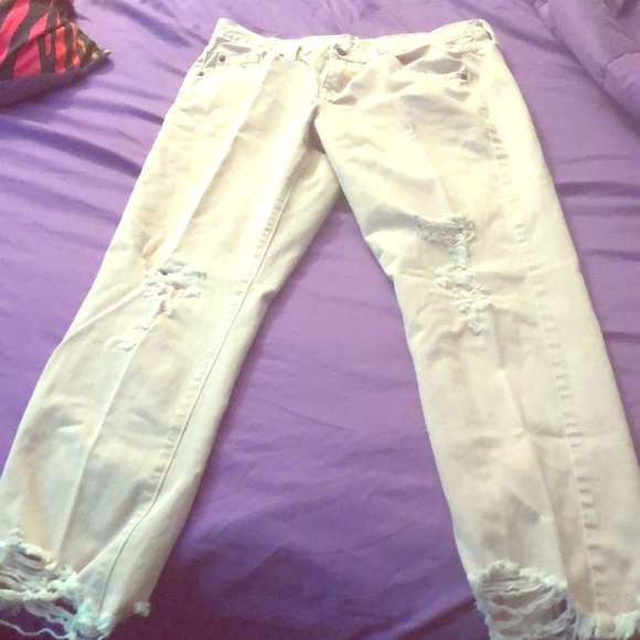 Denim - I’m selling these rip jeans
